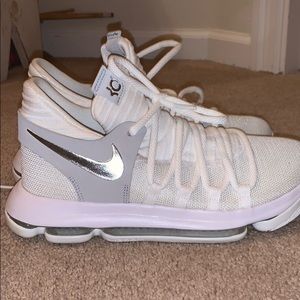 all white nike basketball shoes